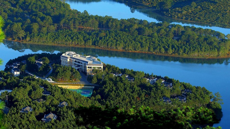 Khách sạn Dalat Edensee Lake được đánh giá là một trong những khu nghỉ dưỡng hàng đầu tại đây